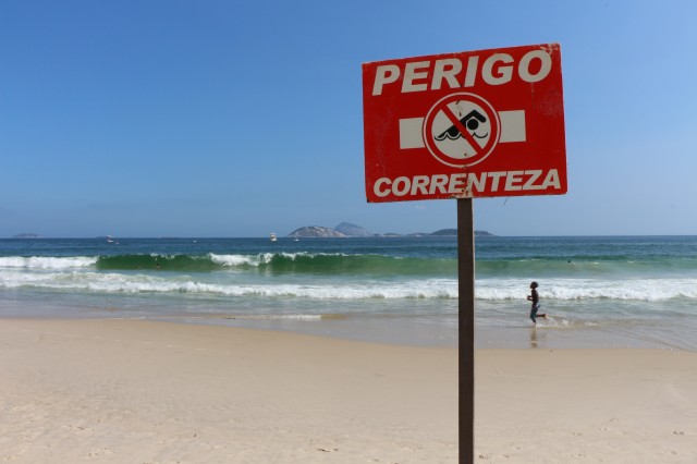 Il est interdit de se baigner à Ipanema & Copacabana